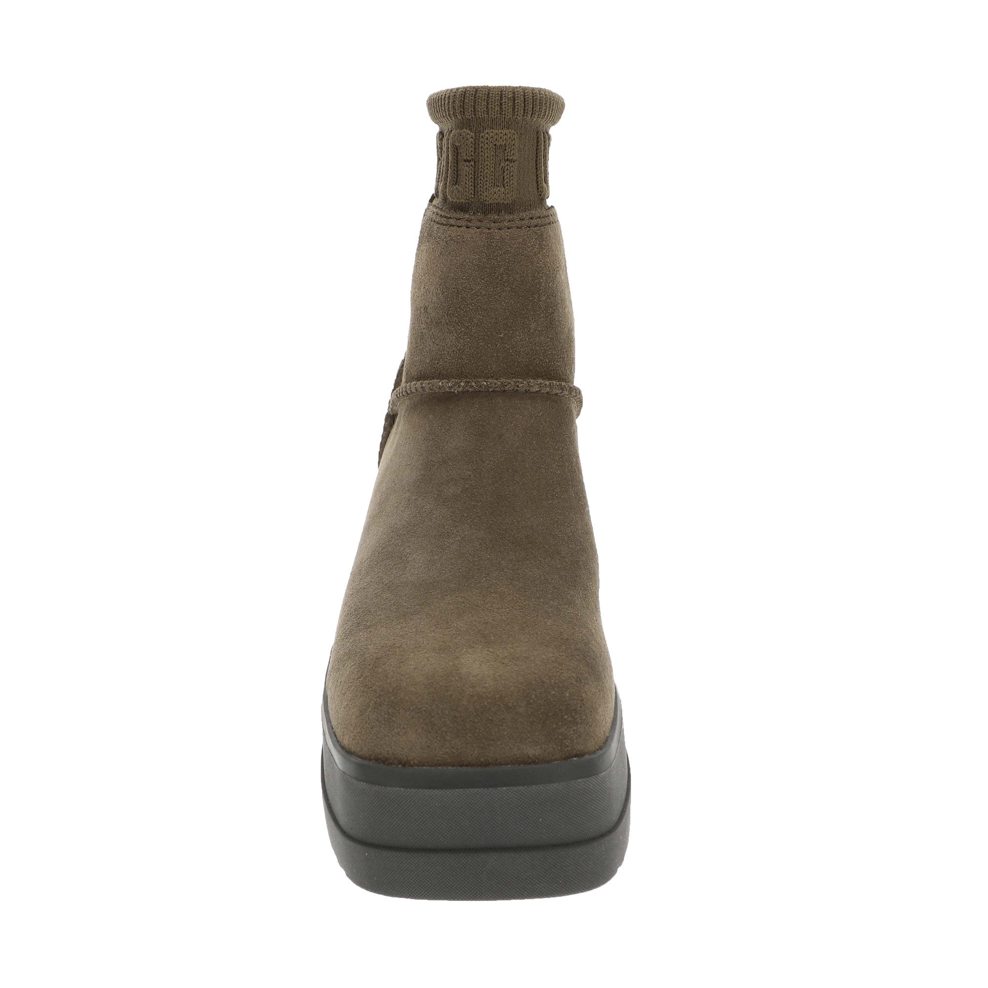 UGG® Moxy Chelsea (Women's) | FREE Shipping at ShoeMall.com